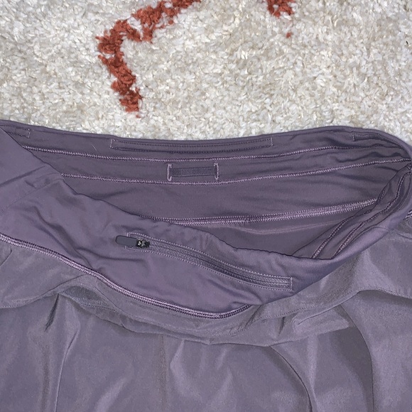 NWOT- Lululemon- Play Off The Pleats- Graphite Purple (Like Nightfall)- Sz 8 - Picture 8 of 15